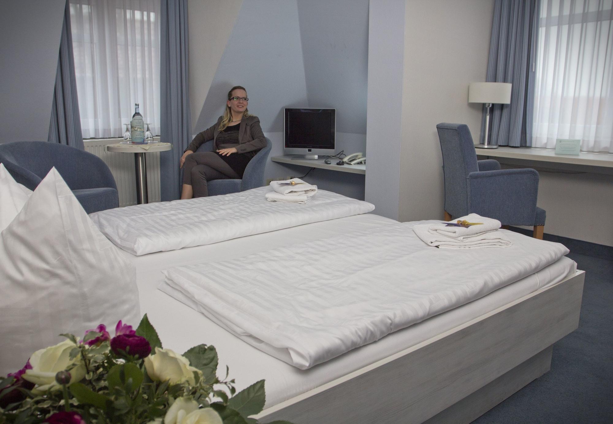 Hotel Am Alten Strom Rostock Bagian luar foto
