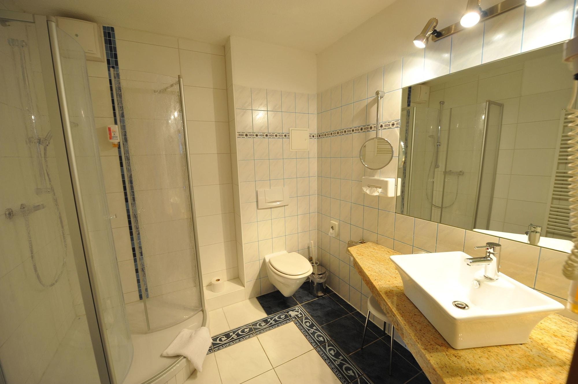 Hotel Am Alten Strom Rostock Bagian luar foto