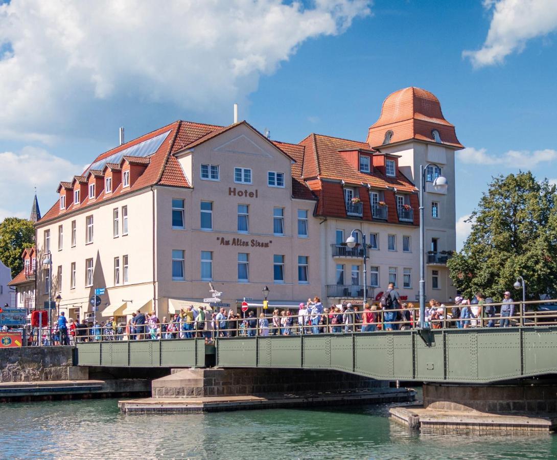 Hotel Am Alten Strom Rostock Bagian luar foto
