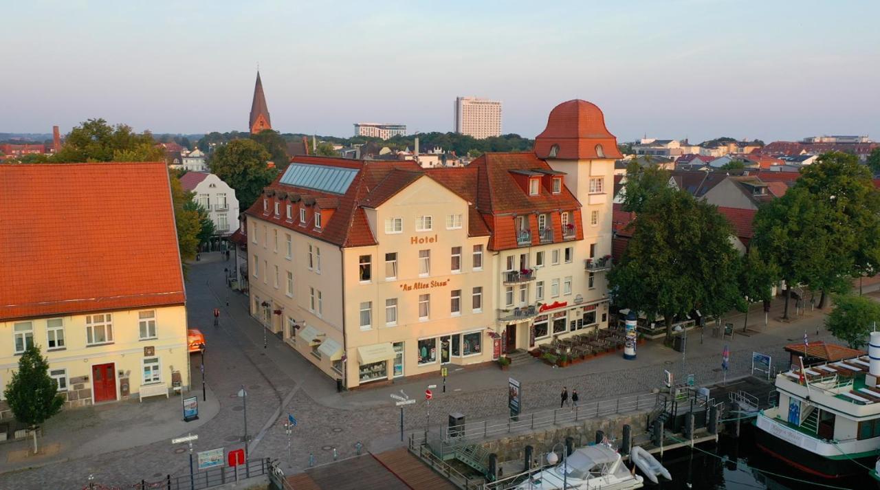 Hotel Am Alten Strom Rostock Bagian luar foto