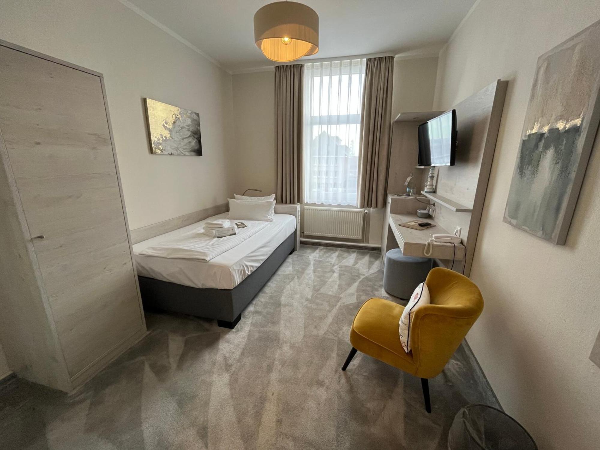 Hotel Am Alten Strom Rostock Bagian luar foto