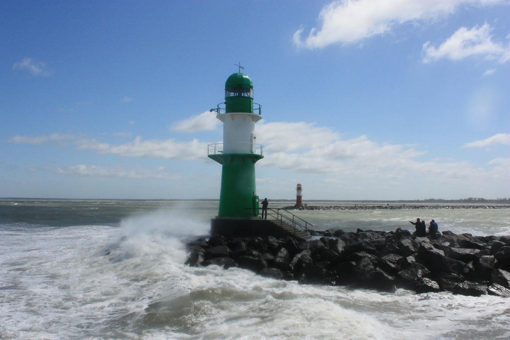 Hotel Am Alten Strom Rostock Bagian luar foto