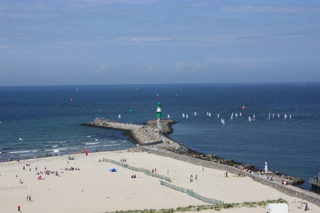 Hotel Am Alten Strom Rostock Bagian luar foto