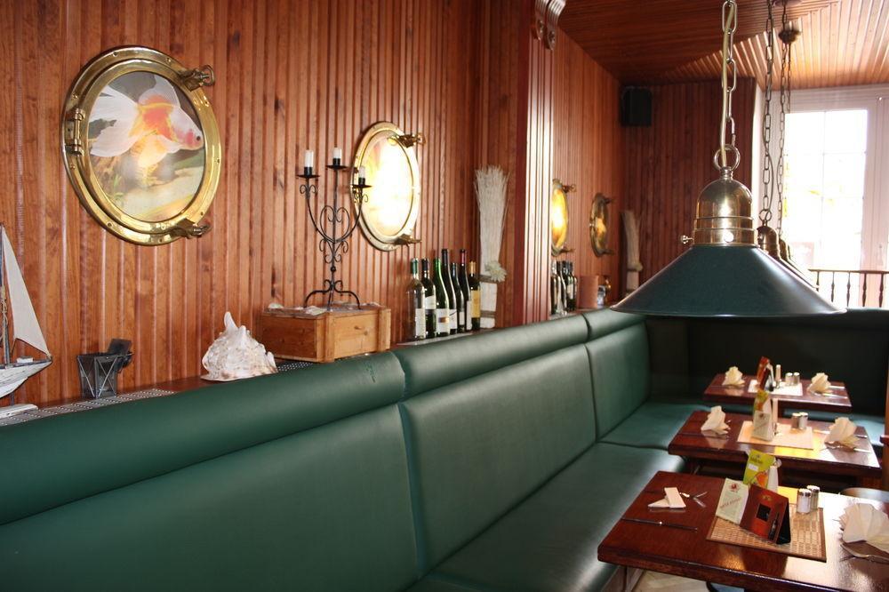 Hotel Am Alten Strom Rostock Bagian luar foto