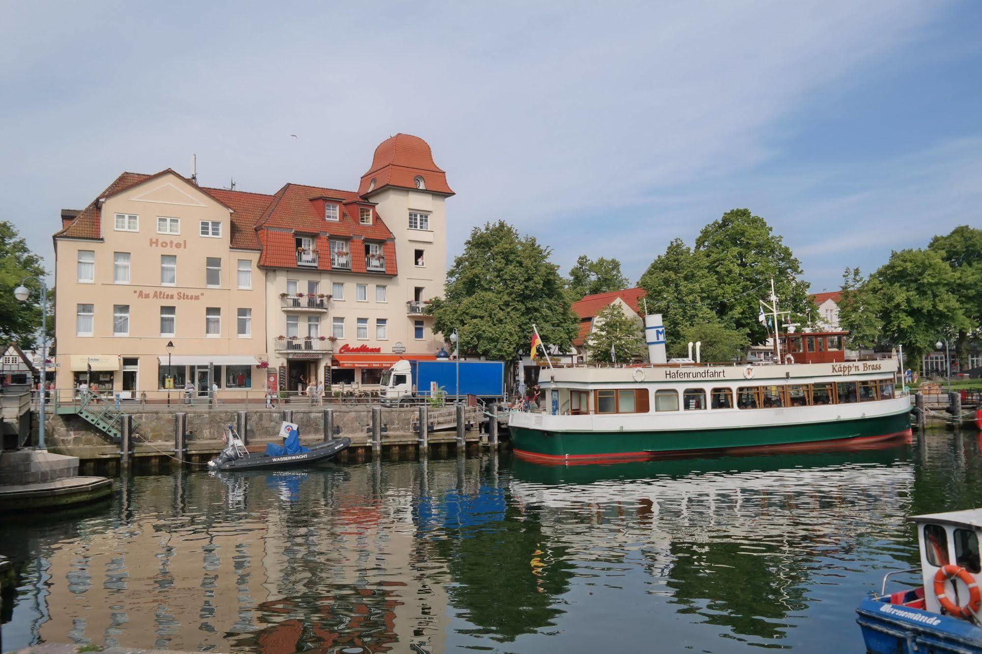 Hotel Am Alten Strom Rostock Bagian luar foto