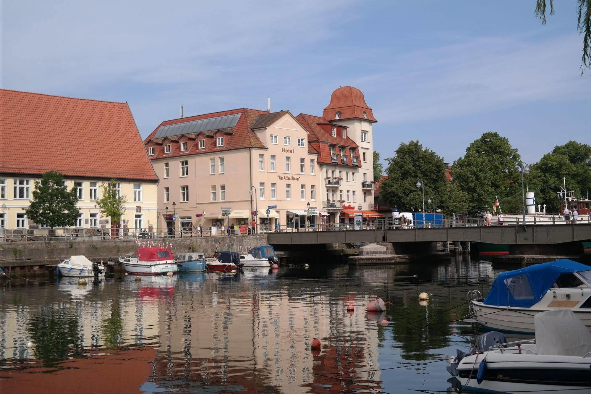 Hotel Am Alten Strom Rostock Bagian luar foto