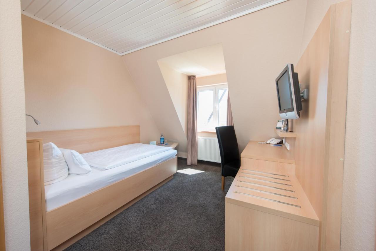 Hotel Am Alten Strom Rostock Bagian luar foto