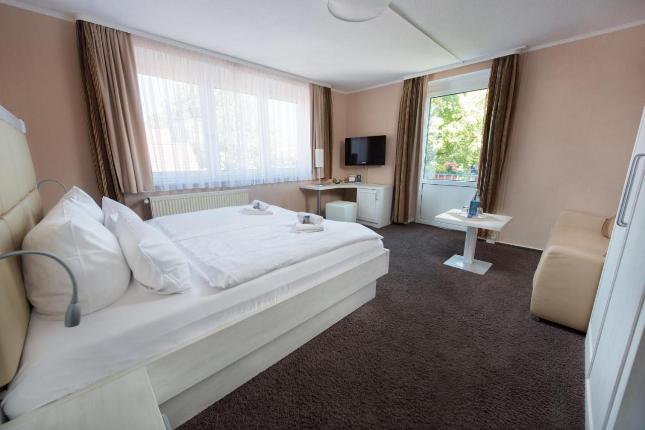 Hotel Am Alten Strom Rostock Bagian luar foto